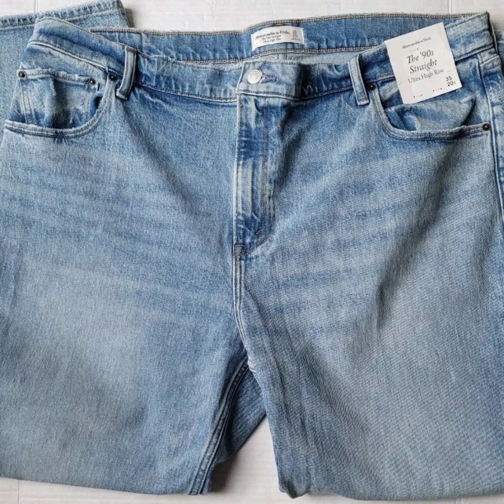 NWT Abercrombie Fitch The 90s Straight Ultra High Rise Blue Jeans Womans Sz...